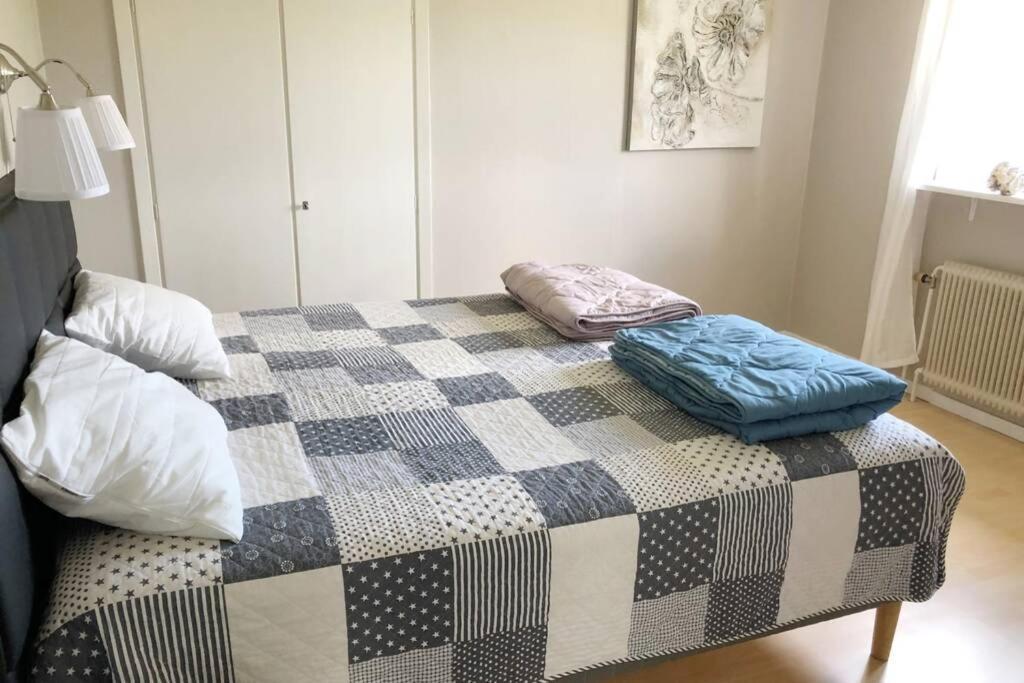 Tierp Egen Laegenhet I 2-Familjshus Pa Landet.ヴィラ エクステリア 写真